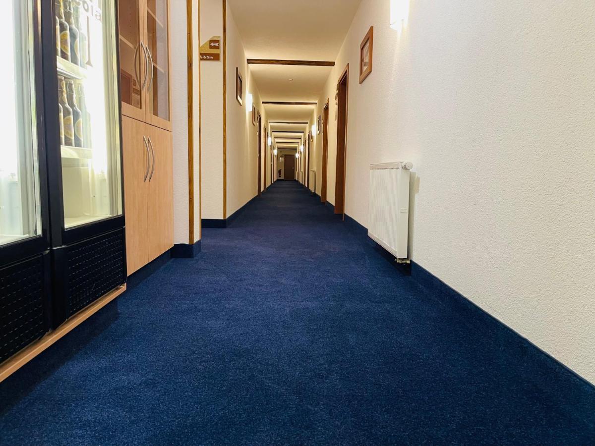 Hotel Zum Fliegerwirt Mengen Exterior photo